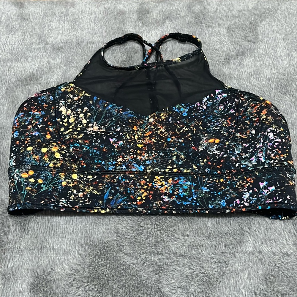 Lululemon sports bra